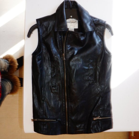 Bundle 6 for $30**Wet Seal Faux Leather Zip up Vest - Picture 3 of 7